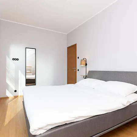 Self-Check-In Spacious 1 Bedroom Apartment With Free Parking Талин Екстериор снимка