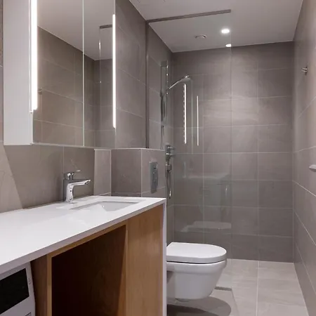 Self-Check-In Spacious 1 Bedroom Apartment With Free Parking Талин Екстериор снимка