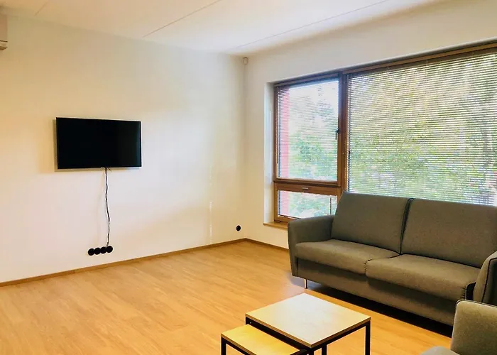 Self-Check-In Spacious 1 Bedroom Apartment With Free Parking