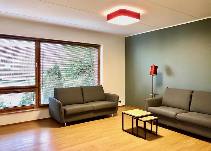 Self-Check-In Spacious 1 Bedroom Apartment With Free Parking